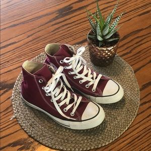All star Converse Red women’s size 7